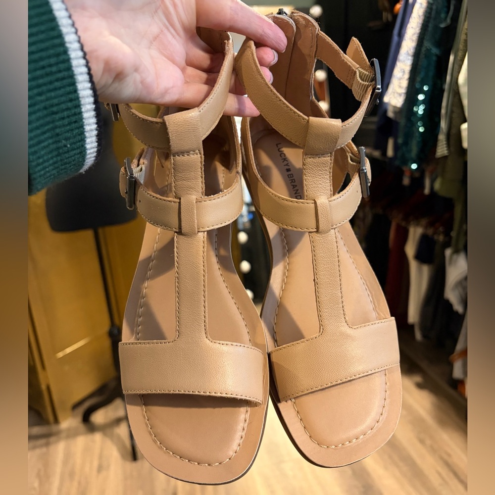 LUCKY BRAND EUC nude gladiator sandals (worn once) size 8